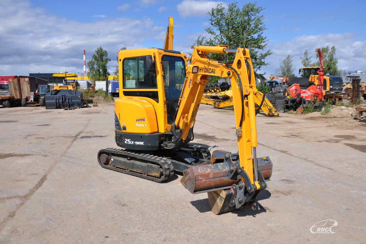 Hyundai R25Z-9AK - Mini-ekskavators: foto 2 Hyundai R25Z-9AK - Mini-ekskavators: foto 2