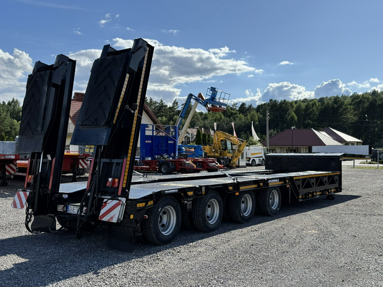 Bodex 4 osiowa NN4J Niskopodwoziówka Niskopodwozie Nowe Opony - Puspiekabe zema profila platforma: foto 2 Bodex 4 osiowa NN4J Niskopodwoziówka Niskopodwozie Nowe Opony - Puspiekabe zema profila platforma: foto 2