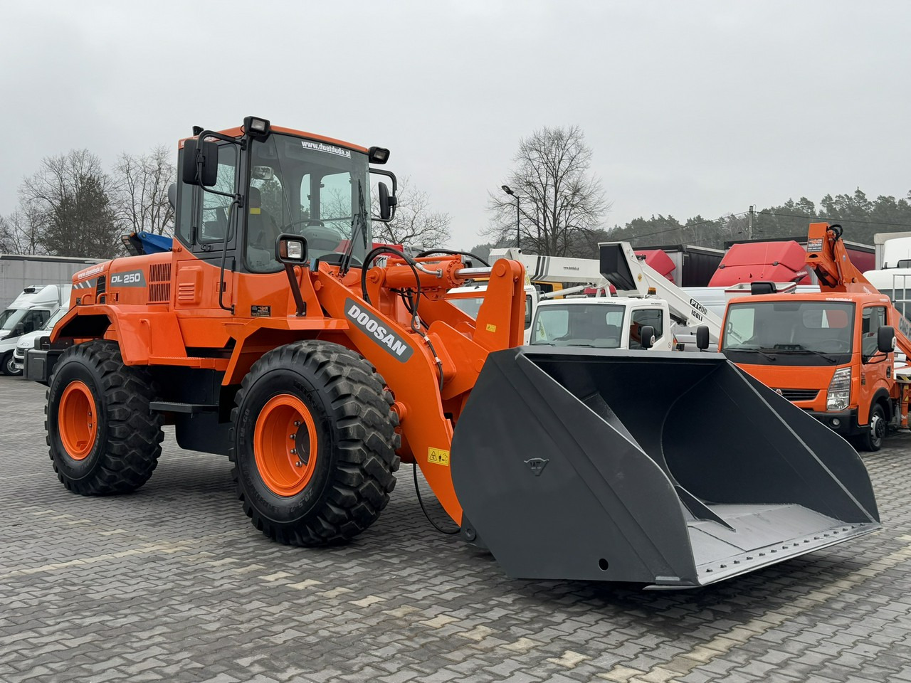 Doosan DL250 14,5Ton Łyżka Wysokiego Wysypu !!! - Riteņu iekrāvējs: foto 3 Doosan DL250 14,5Ton Łyżka Wysokiego Wysypu !!! - Riteņu iekrāvējs: foto 3