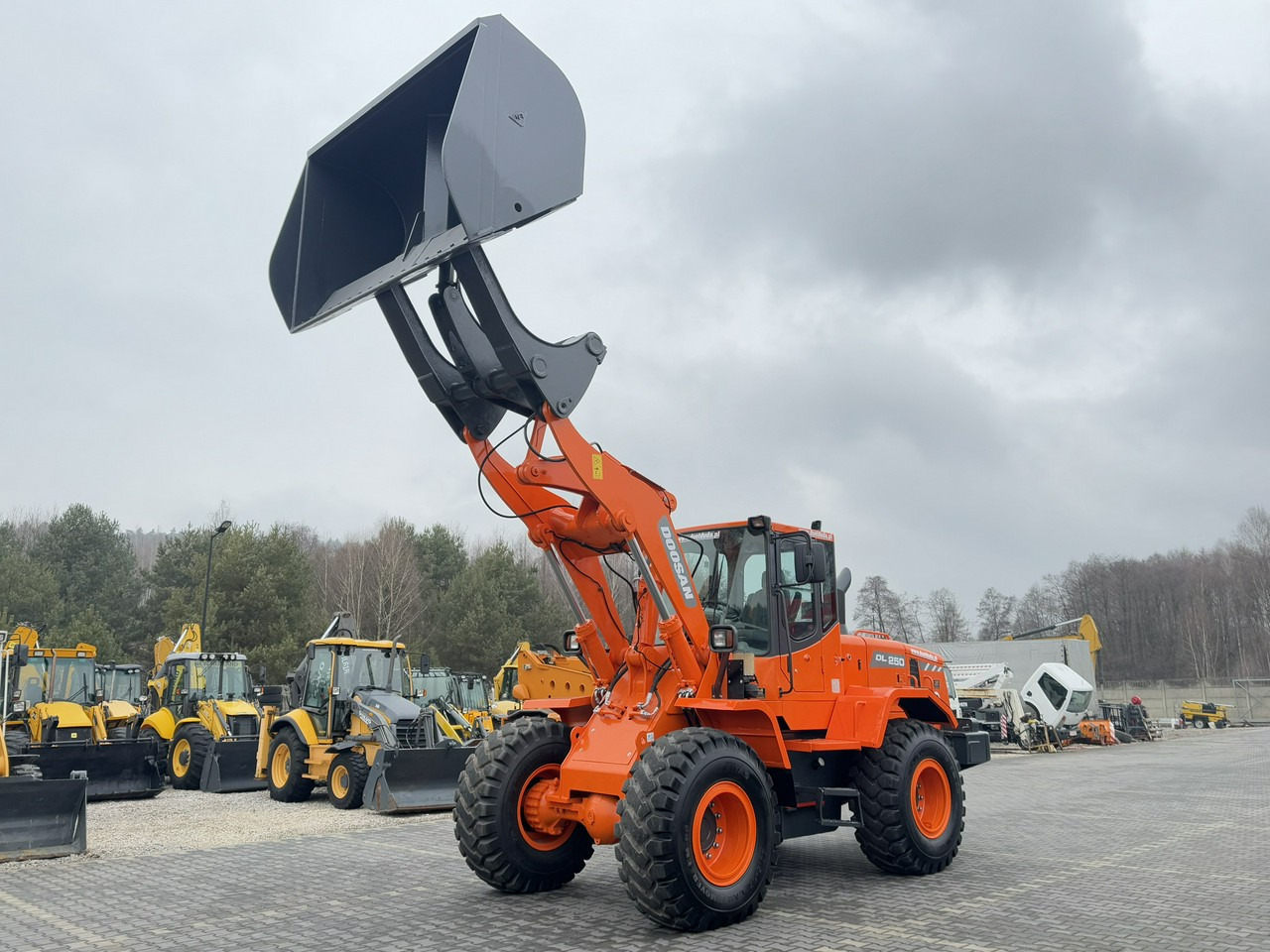 Doosan DL250 14,5Ton Łyżka Wysokiego Wysypu !!! - Riteņu iekrāvējs: foto 1 Doosan DL250 14,5Ton Łyżka Wysokiego Wysypu !!! - Riteņu iekrāvējs: foto 1