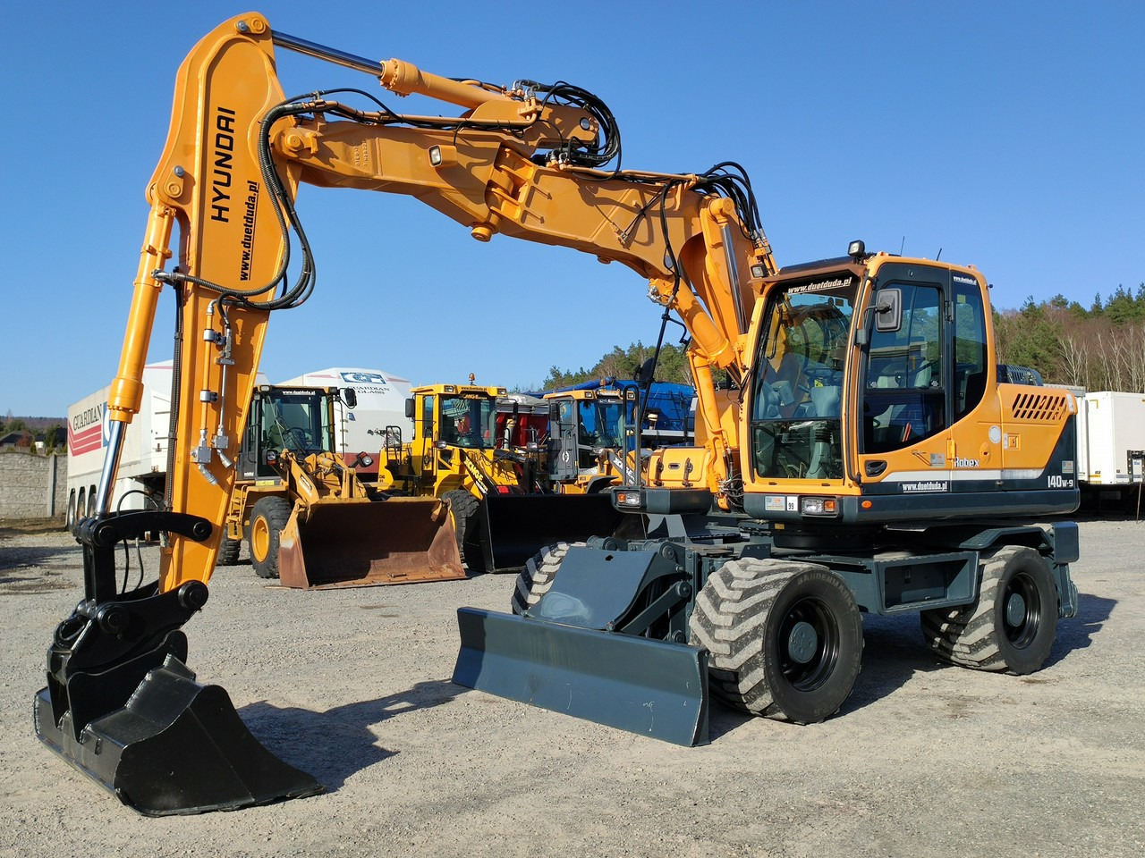 Hyundai 140W-9 Łyżka Skarpowa+Szybko Złącze !!! STAN Bardzo Dobry !!! - Riteņu ekskavators: foto 1 Hyundai 140W-9 Łyżka Skarpowa+Szybko Złącze !!! STAN Bardzo Dobry !!! - Riteņu ekskavators: foto 1