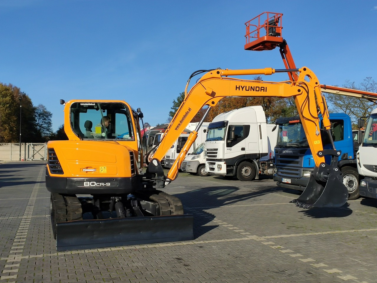 Hyundai ROBEX 80CR-9 2013r 8,3 tony - Kāpurķēžu ekskavators: foto 4 Hyundai ROBEX 80CR-9 2013r 8,3 tony - Kāpurķēžu ekskavators: foto 4