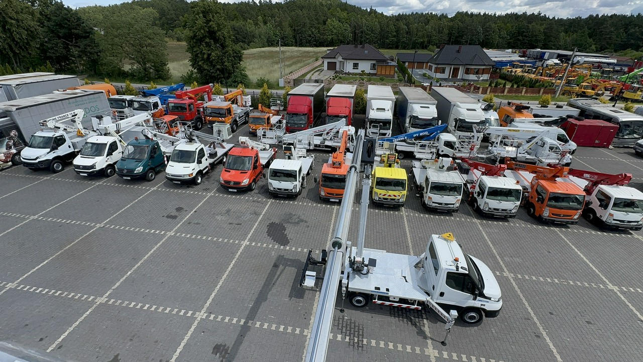 Iveco Daily 35S14 - Autopacēlājs: foto 1 Iveco Daily 35S14 - Autopacēlājs: foto 1