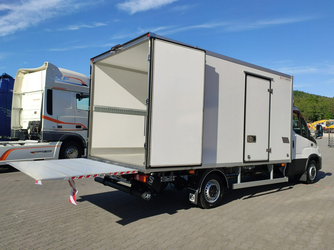 Iveco Daily 35S16 V - Komercauto refrižerators: foto 4 Iveco Daily 35S16 V - Komercauto refrižerators: foto 4
