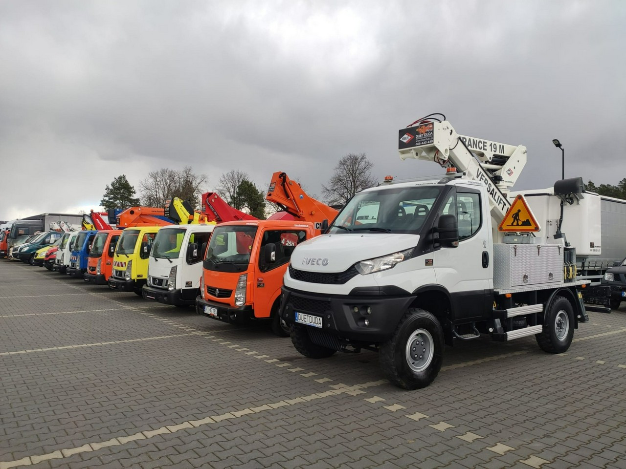 Iveco Daily 55S17W 4x4 Zwyżka 19m Versalift Lat 55 TB Time France - Autopacēlājs: foto 2 Iveco Daily 55S17W 4x4 Zwyżka 19m Versalift Lat 55 TB Time France - Autopacēlājs: foto 2