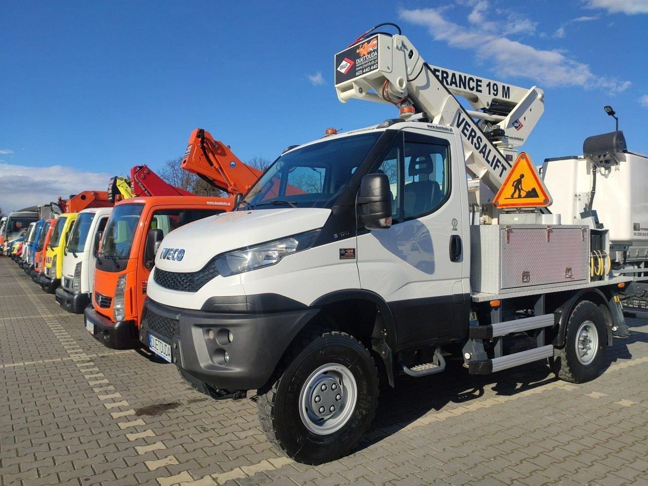 Iveco Daily 55S17W 4x4 Zwyżka 19m Versalift Lat 55 TB Time France - Autopacēlājs: foto 1 Iveco Daily 55S17W 4x4 Zwyżka 19m Versalift Lat 55 TB Time France - Autopacēlājs: foto 1