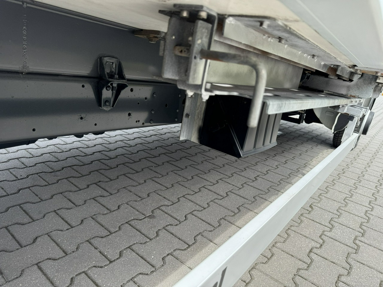 Iveco Daily 70C17 Mroźnia Agregat Carrier Supra 750 10-Palet + Winda līzingu Iveco Daily 70C17 Mroźnia Agregat Carrier Supra 750 10-Palet + Winda: foto 16 Iveco Daily 70C17 Mroźnia Agregat Carrier Supra 750 10-Palet + Winda līzingu Iveco Daily 70C17 Mroźnia Agregat Carrier Supra 750 10-Palet + Winda: foto 16