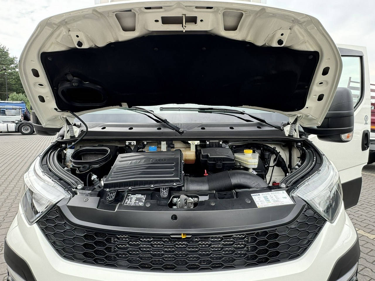 Iveco Daily 70C17 Mroźnia Agregat Carrier Supra 750 10-Palet + Winda līzingu Iveco Daily 70C17 Mroźnia Agregat Carrier Supra 750 10-Palet + Winda: foto 25 Iveco Daily 70C17 Mroźnia Agregat Carrier Supra 750 10-Palet + Winda līzingu Iveco Daily 70C17 Mroźnia Agregat Carrier Supra 750 10-Palet + Winda: foto 25