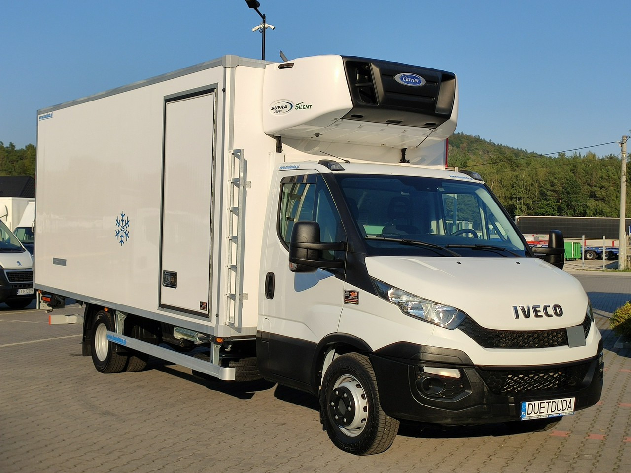 Iveco Daily 70C17 Mroźnia Ściana Grodziowa Multitemperatura - Komercauto refrižerators: foto 2 Iveco Daily 70C17 Mroźnia Ściana Grodziowa Multitemperatura - Komercauto refrižerators: foto 2