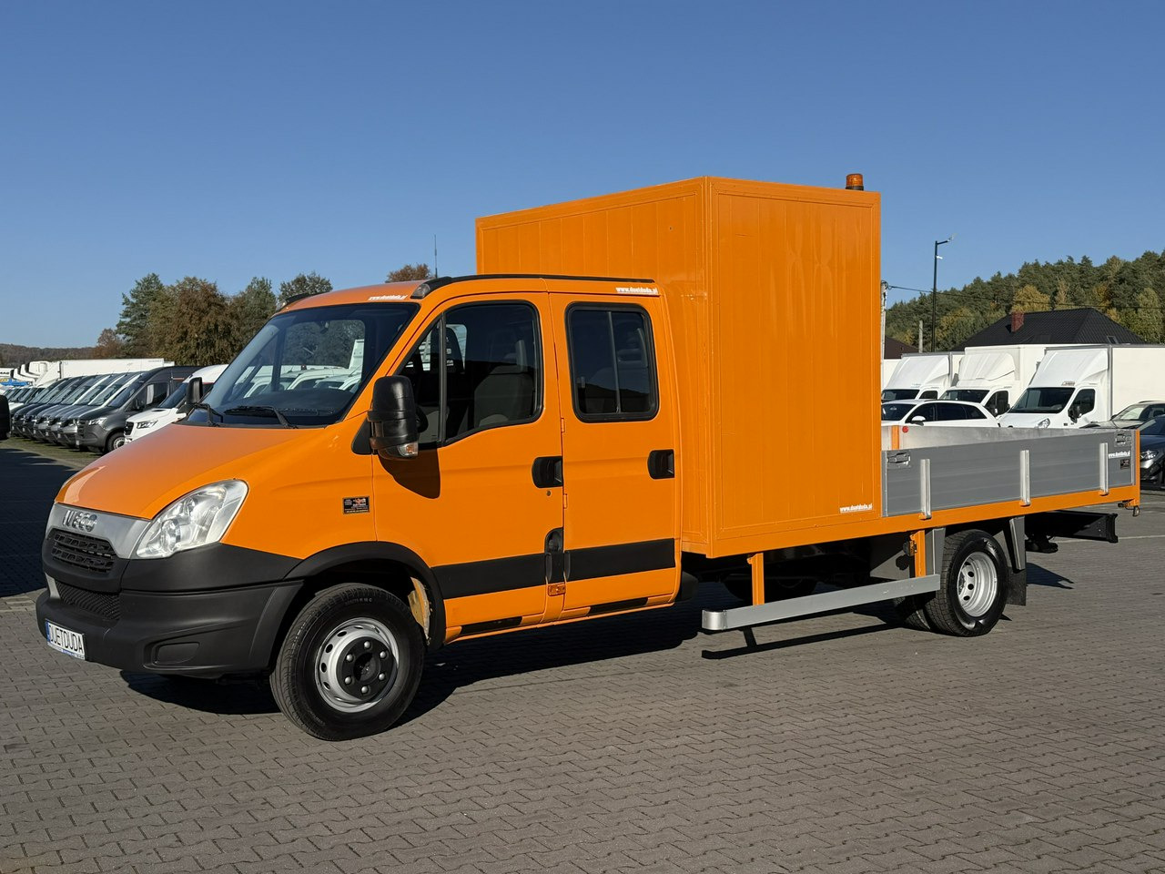 Iveco Daily 70C18 V H - Automašīna ar kravas platformu, Kravas-pasažieru furgons: foto 2 Iveco Daily 70C18 V H - Automašīna ar kravas platformu, Kravas-pasažieru furgons: foto 2