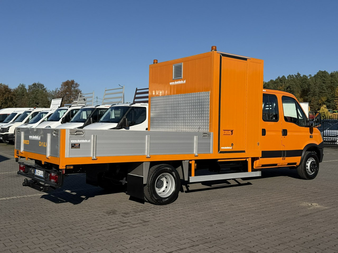 Iveco Daily 70C18 V H - Automašīna ar kravas platformu, Kravas-pasažieru furgons: foto 4 Iveco Daily 70C18 V H - Automašīna ar kravas platformu, Kravas-pasažieru furgons: foto 4