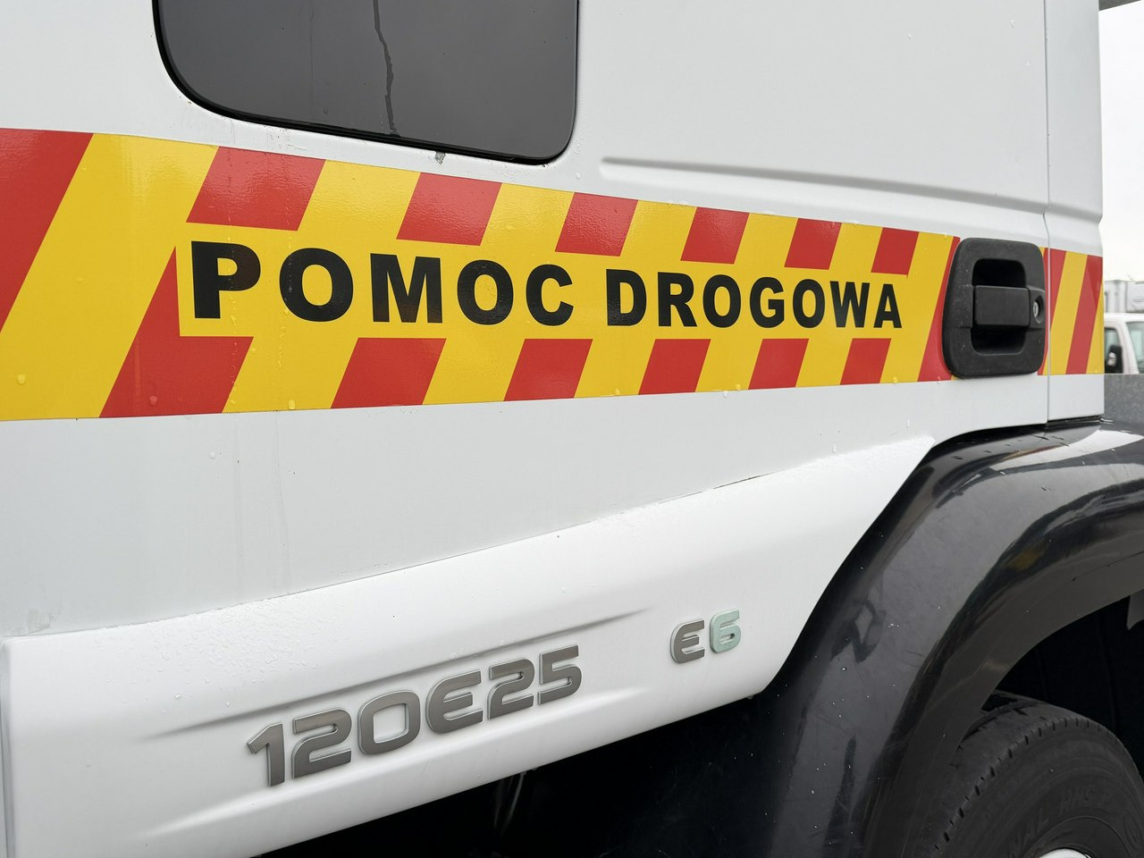 Iveco EUROCARGO 120E25 E6 Laweta Zagłebiana Platforma Pomoc Drogowa - Auto evakuators: foto 2 Iveco EUROCARGO 120E25 E6 Laweta Zagłebiana Platforma Pomoc Drogowa - Auto evakuators: foto 2