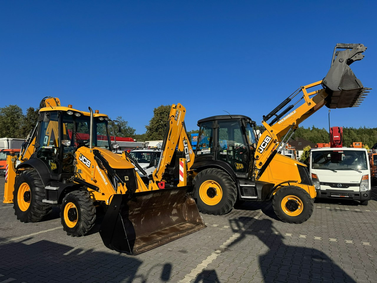 JCB 3CX - Ekskavators-iekrāvējs: foto 1 JCB 3CX - Ekskavators-iekrāvējs: foto 1