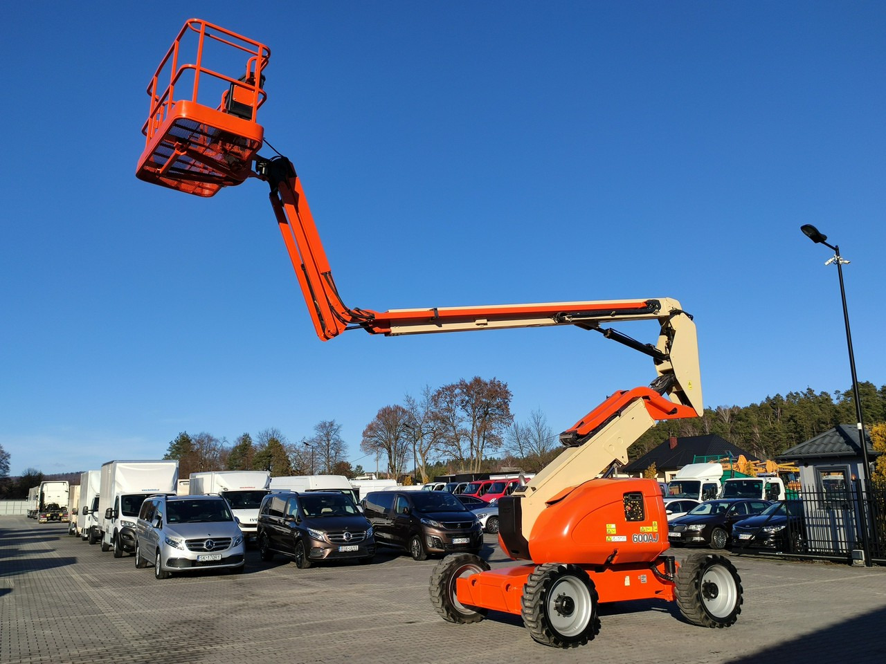 JLG 600AJ 4x4 PODNOŚNIK PRZEGUBOWY - Izlices pacēlājs: foto 1 JLG 600AJ 4x4 PODNOŚNIK PRZEGUBOWY - Izlices pacēlājs: foto 1