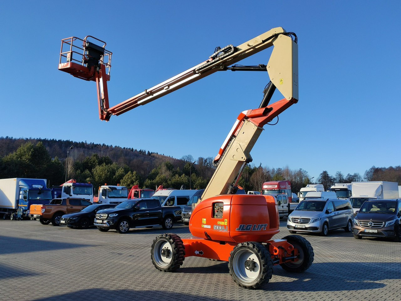 JLG 600AJ 4x4 PODNOŚNIK PRZEGUBOWY - Izlices pacēlājs: foto 3 JLG 600AJ 4x4 PODNOŚNIK PRZEGUBOWY - Izlices pacēlājs: foto 3