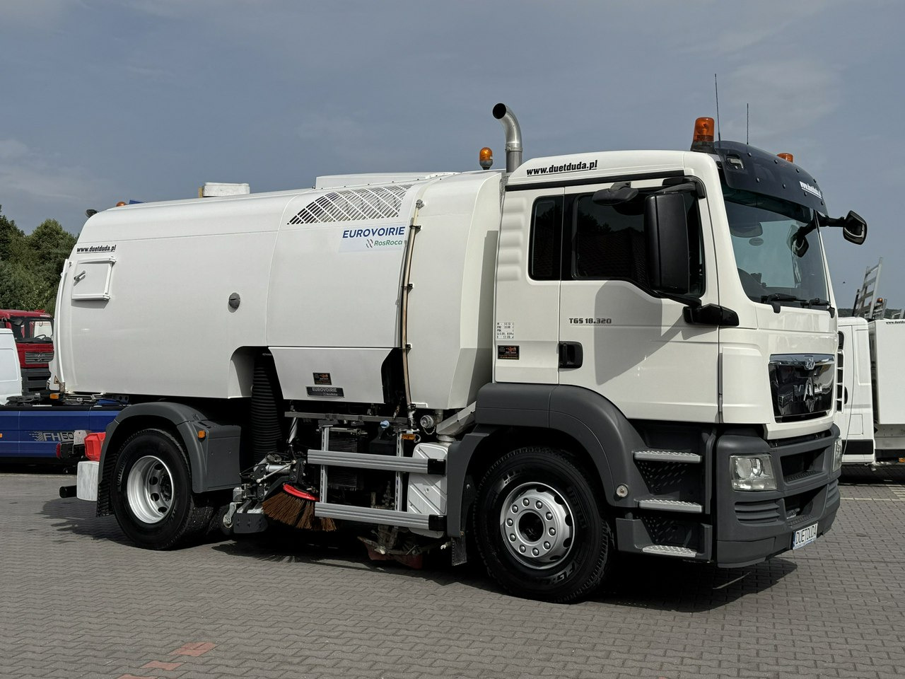 MAN TGS 18.320 E5 BUCHER OPTIFANT 8000 Zamiatarka Uliczna Euro 6 - Ielu tīrīšanas mašīna: foto 3 MAN TGS 18.320 E5 BUCHER OPTIFANT 8000 Zamiatarka Uliczna Euro 6 - Ielu tīrīšanas mašīna: foto 3