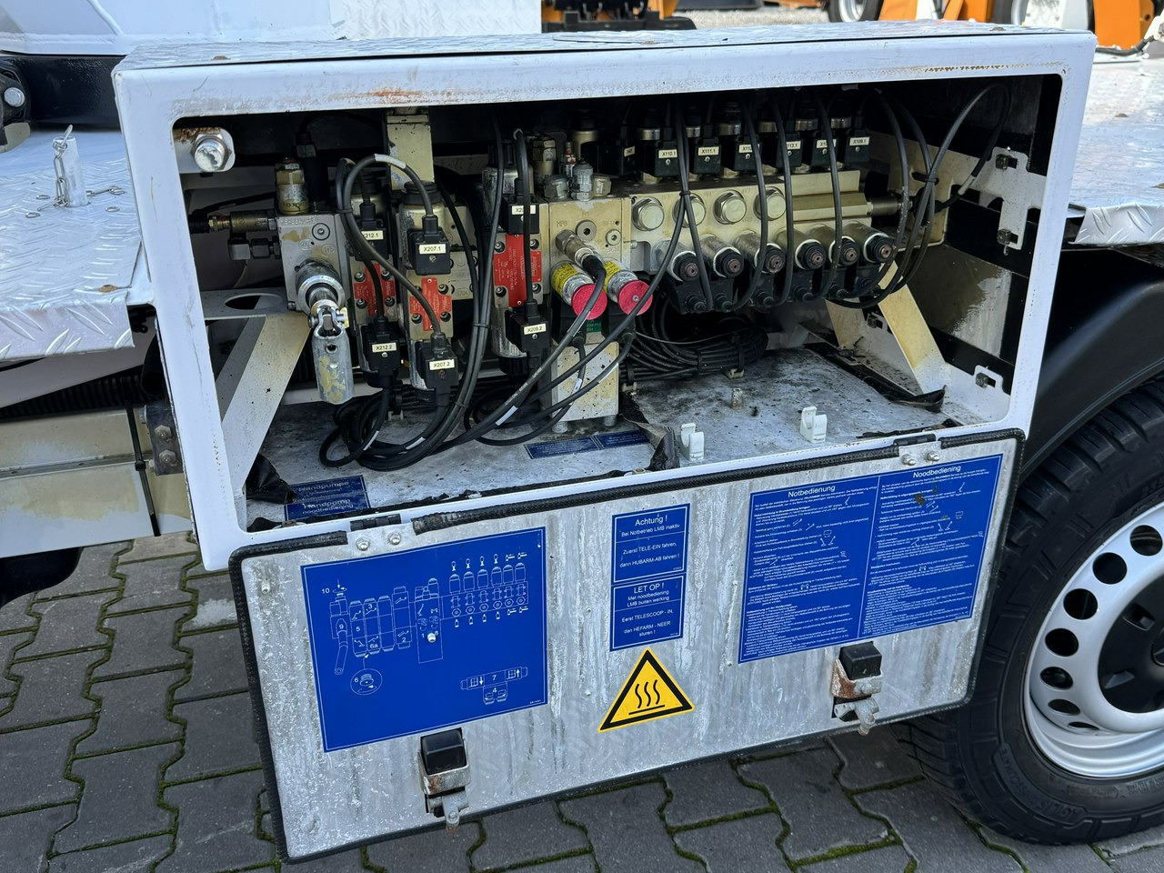 Mercedes Sprinter Zwyżka Podnośnik Koszowy PALFINGER P280 B UDT - Autopacēlājs: foto 4 Mercedes Sprinter Zwyżka Podnośnik Koszowy PALFINGER P280 B UDT - Autopacēlājs: foto 4