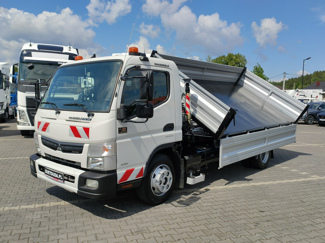 Mitsubishi Canter Fuso 9C18 3.0/180KM HDS FASSI F30 Wywrotka 3-stronna - Kravas automašīna pašizgāzējs: foto 4 Mitsubishi Canter Fuso 9C18 3.0/180KM HDS FASSI F30 Wywrotka 3-stronna - Kravas automašīna pašizgāzējs: foto 4