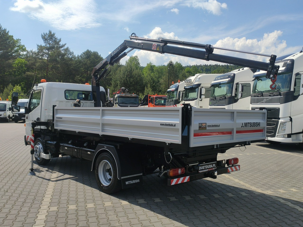 Kravas automašīna pašizgāzējs Mitsubishi Canter Fuso 9C18 3.0/180KM HDS FASSI F30 Wywrotka 3-stronna: foto 14 Kravas automašīna pašizgāzējs Mitsubishi Canter Fuso 9C18 3.0/180KM HDS FASSI F30 Wywrotka 3-stronna: foto 14