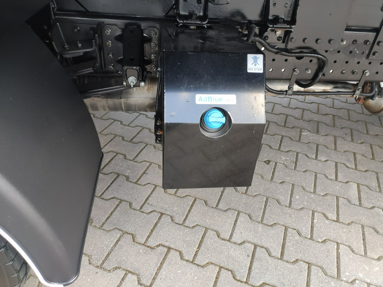 Kravas automašīna pašizgāzējs Mitsubishi Canter Fuso 9C18 3.0/180KM HDS FASSI F30 Wywrotka 3-stronna: foto 19 Kravas automašīna pašizgāzējs Mitsubishi Canter Fuso 9C18 3.0/180KM HDS FASSI F30 Wywrotka 3-stronna: foto 19