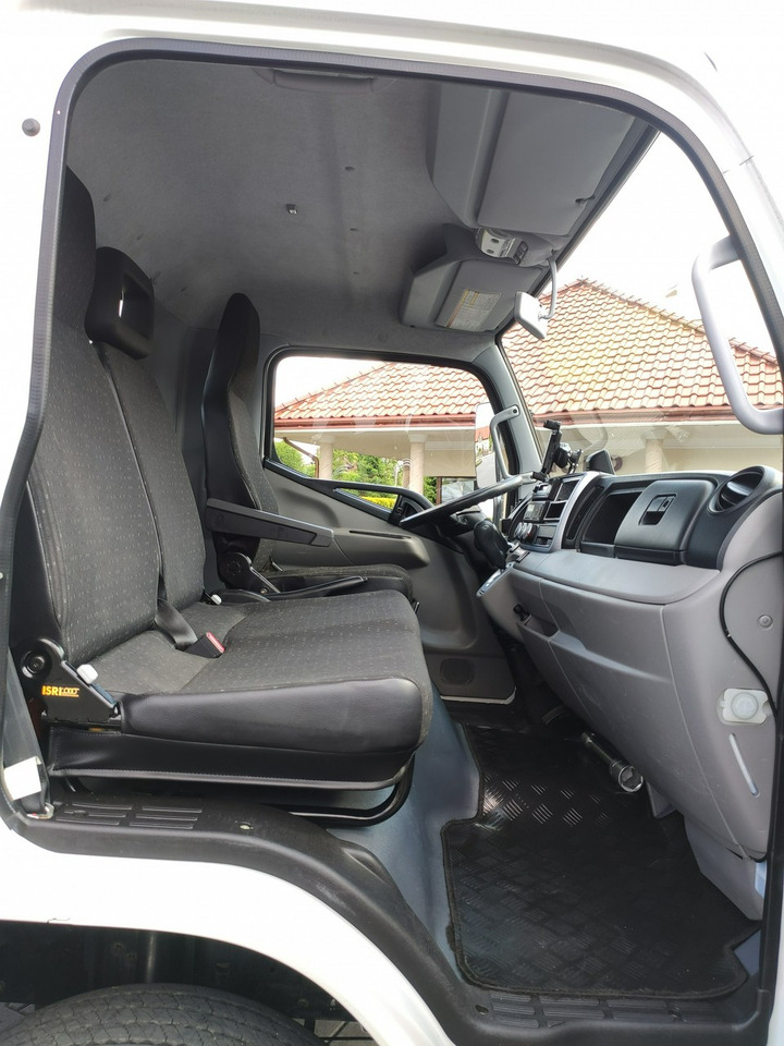 Kravas automašīna pašizgāzējs Mitsubishi Canter Fuso 9C18 3.0/180KM HDS FASSI F30 Wywrotka 3-stronna: foto 24 Kravas automašīna pašizgāzējs Mitsubishi Canter Fuso 9C18 3.0/180KM HDS FASSI F30 Wywrotka 3-stronna: foto 24