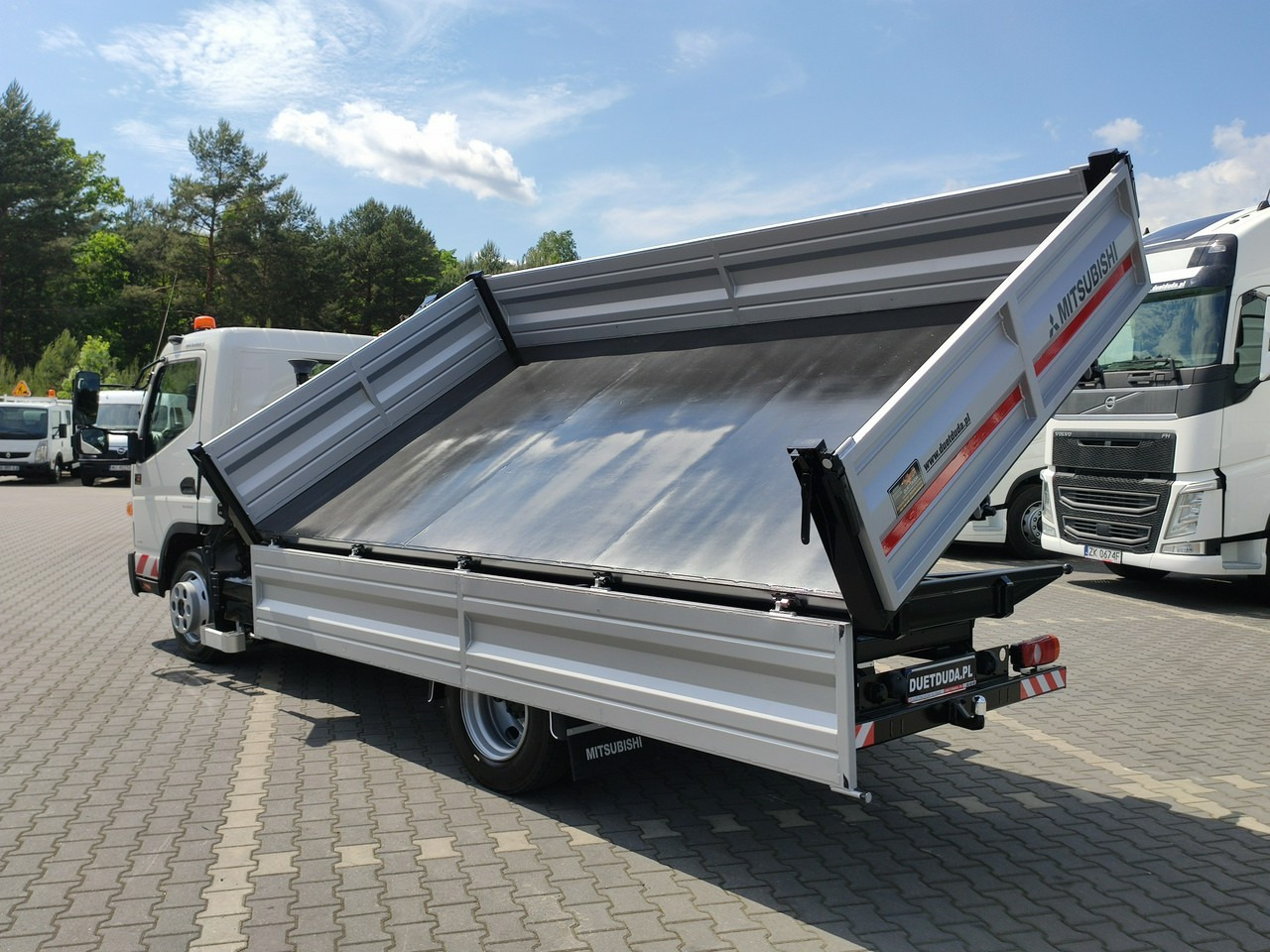 Kravas automašīna pašizgāzējs Mitsubishi Canter Fuso 9C18 3.0/180KM HDS FASSI F30 Wywrotka 3-stronna: foto 12 Kravas automašīna pašizgāzējs Mitsubishi Canter Fuso 9C18 3.0/180KM HDS FASSI F30 Wywrotka 3-stronna: foto 12