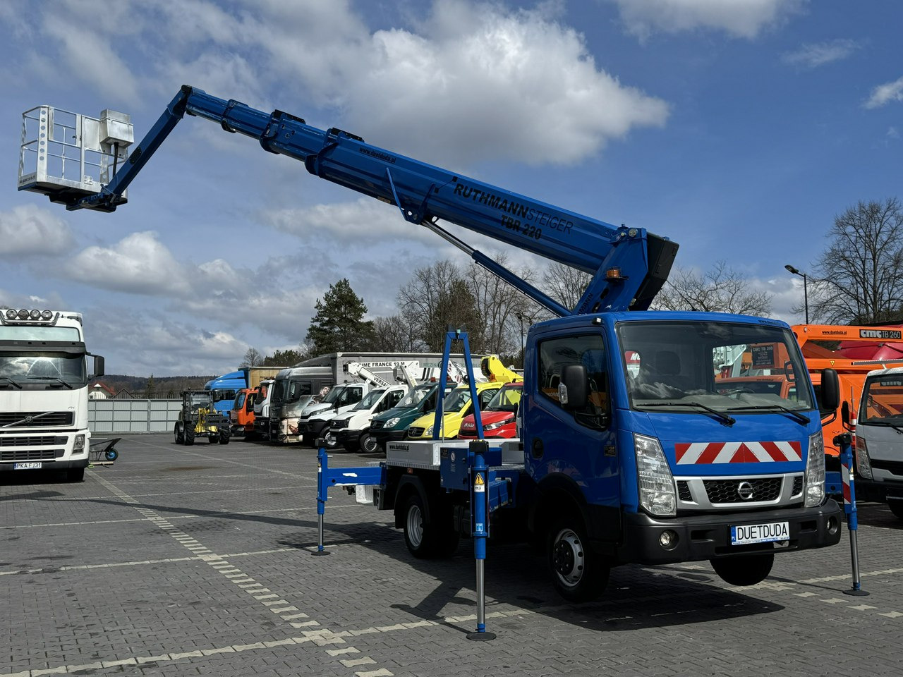 Nissan Cabstar - Autopacēlājs: foto 4 Nissan Cabstar - Autopacēlājs: foto 4