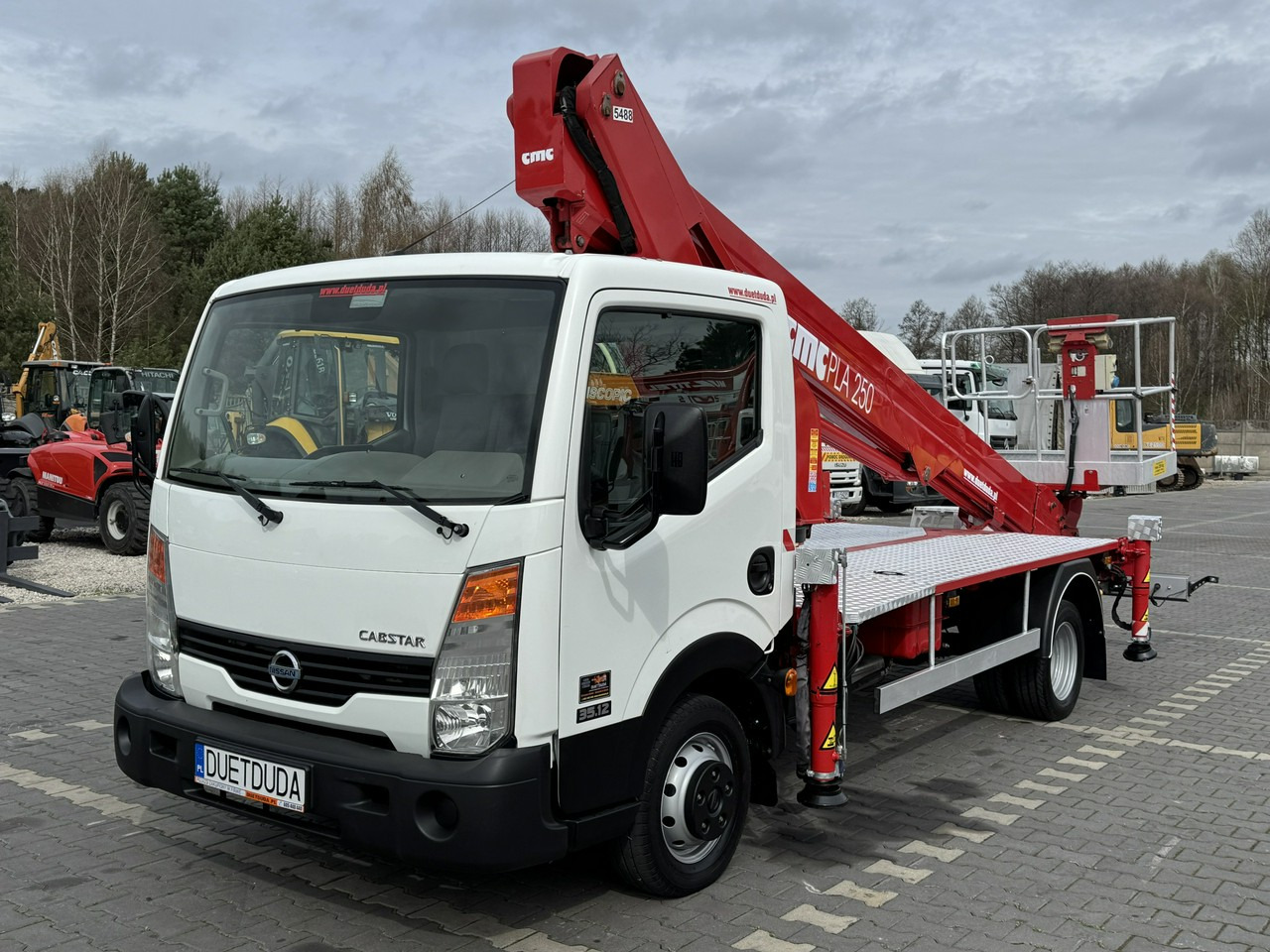 Nissan Cabstar - Autopacēlājs: foto 4 Nissan Cabstar - Autopacēlājs: foto 4