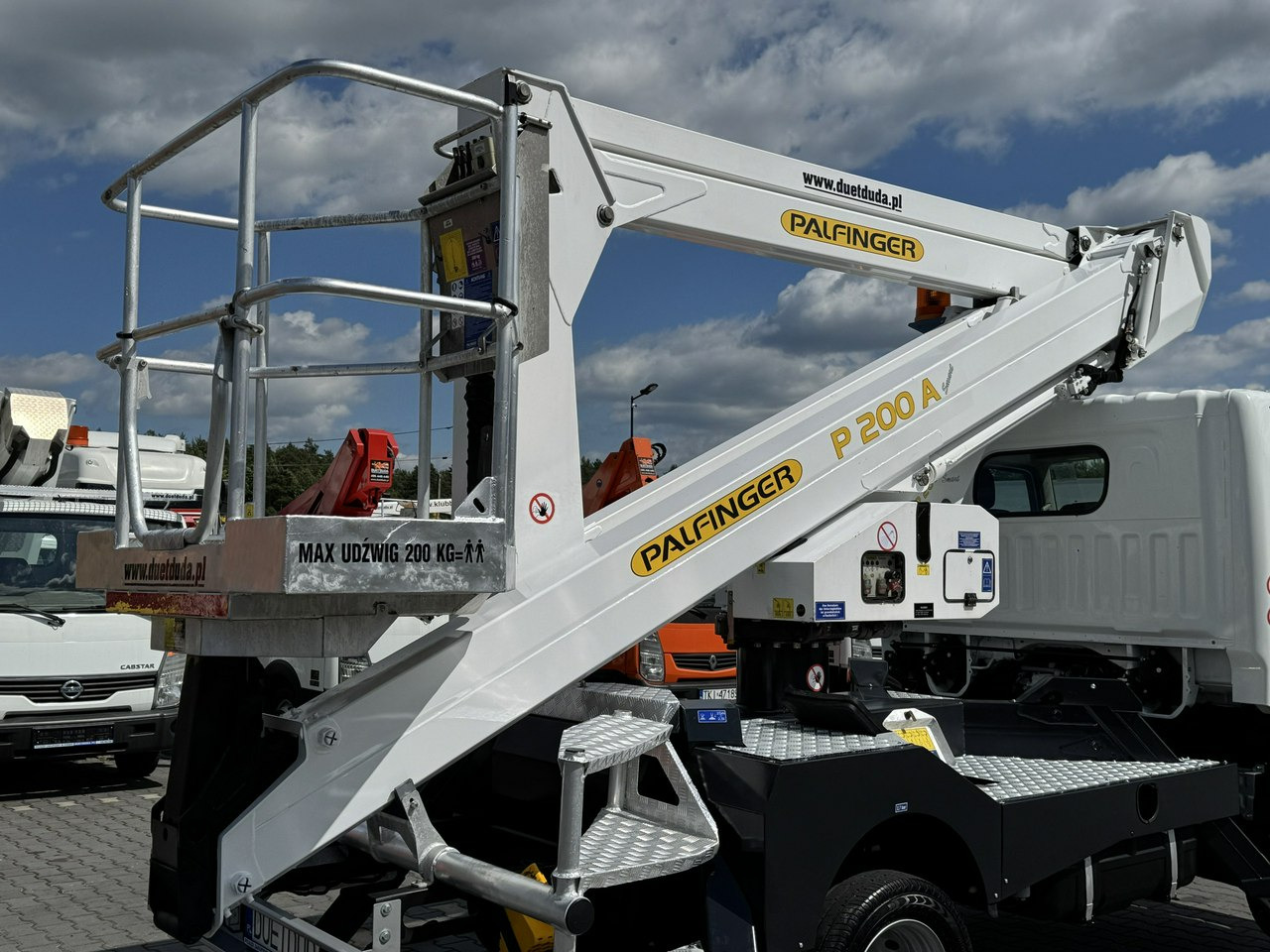 Autopacēlājs Nissan Cabstar: foto 11