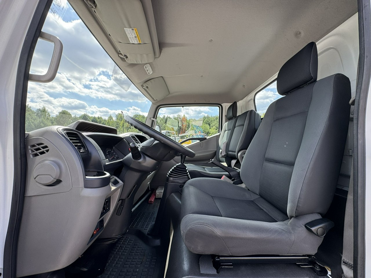 Nissan Cabstar līzingu Nissan Cabstar: foto 23