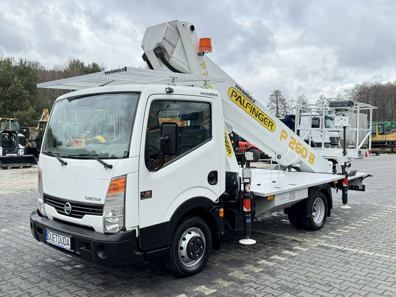 Nissan Cabstar - Autopacēlājs: foto 4 Nissan Cabstar - Autopacēlājs: foto 4