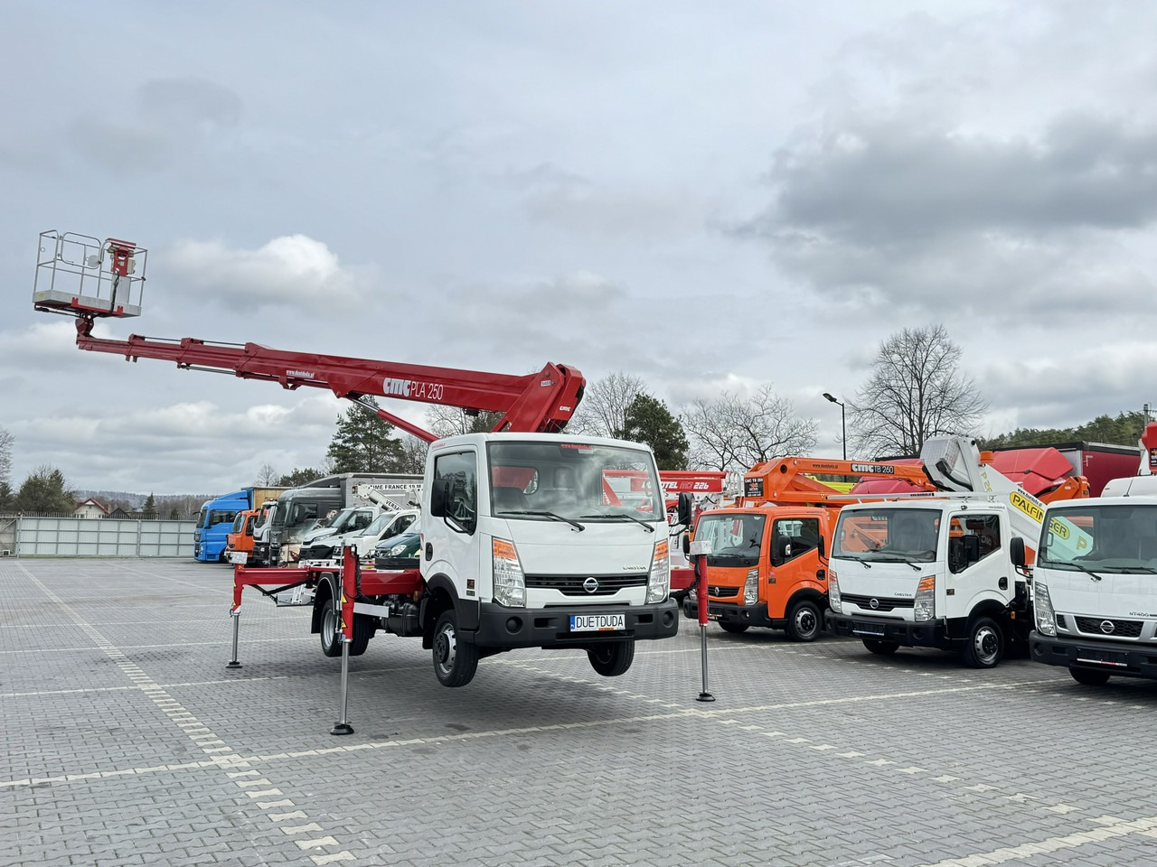 Nissan Cabstar - Autopacēlājs: foto 3 Nissan Cabstar - Autopacēlājs: foto 3