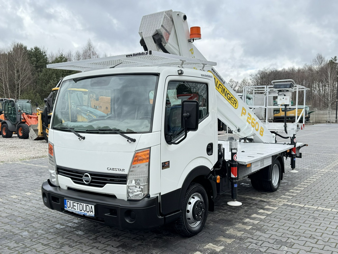Nissan Cabstar - Autopacēlājs: foto 2 Nissan Cabstar - Autopacēlājs: foto 2