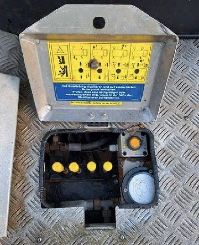 Autopacēlājs Nissan Cabstar Zwyżka Podmośnik Koszowy PALFINGER P240 AXE UDT: foto 7 Autopacēlājs Nissan Cabstar Zwyżka Podmośnik Koszowy PALFINGER P240 AXE UDT: foto 7