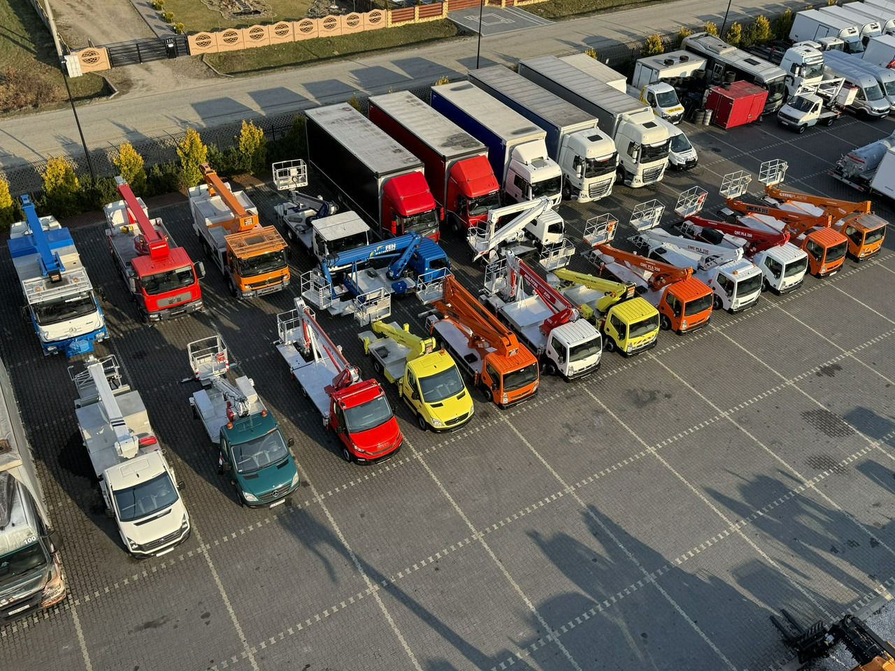 Nissan Zwyżka / Podnośnik Koszowy / 4X4 / CABSTAR / MAXITY / SPRINTER - Autopacēlājs: foto 4 Nissan Zwyżka / Podnośnik Koszowy / 4X4 / CABSTAR / MAXITY / SPRINTER - Autopacēlājs: foto 4