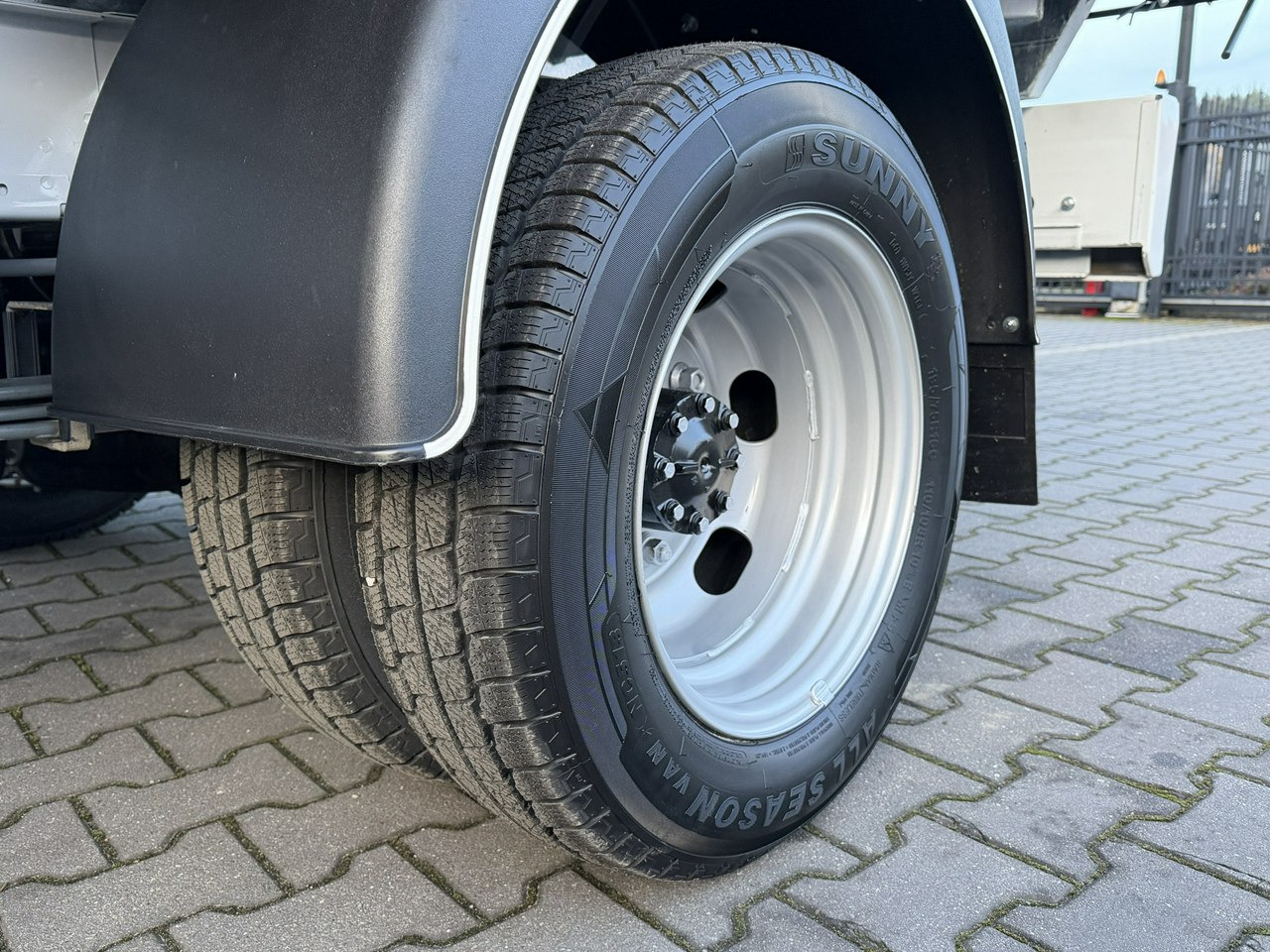 Renault Master - Komercauto pašizgāzējs: foto 2 Renault Master - Komercauto pašizgāzējs: foto 2