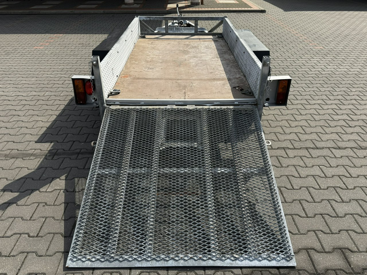 Titan Ciężarowa Pod minikoparkę sprzęt budowlany 2-osiowa Super Stan - Celtniecības tehnikas piekabe: foto 5 Titan Ciężarowa Pod minikoparkę sprzęt budowlany 2-osiowa Super Stan - Celtniecības tehnikas piekabe: foto 5
