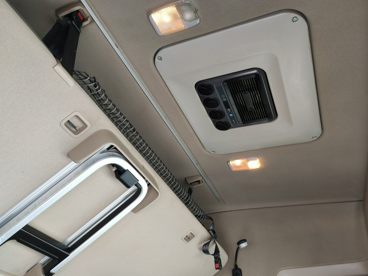 Vilcējs Scania R 450 Topline E6 4x2 Retarder Klima Postojowa !!!: foto 34 Vilcējs Scania R 450 Topline E6 4x2 Retarder Klima Postojowa !!!: foto 34