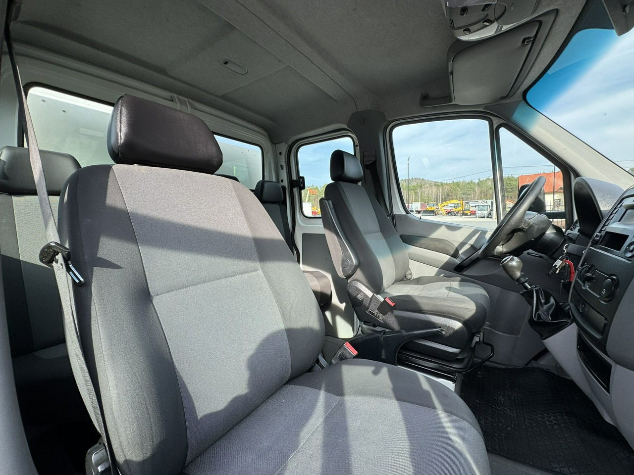 Komercauto pašizgāzējs Volkswagen Crafter: foto 36