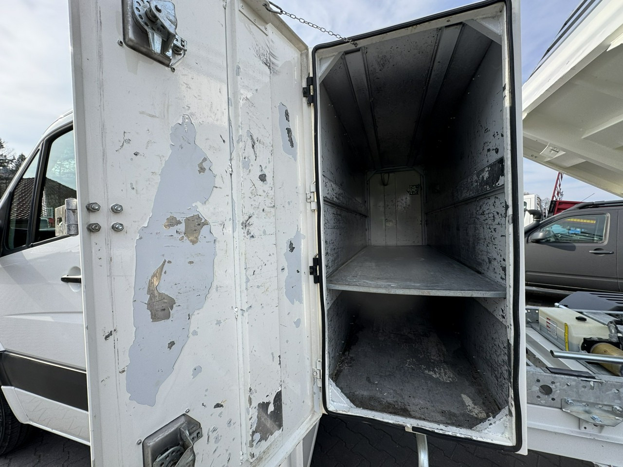 Komercauto pašizgāzējs Volkswagen Crafter: foto 15