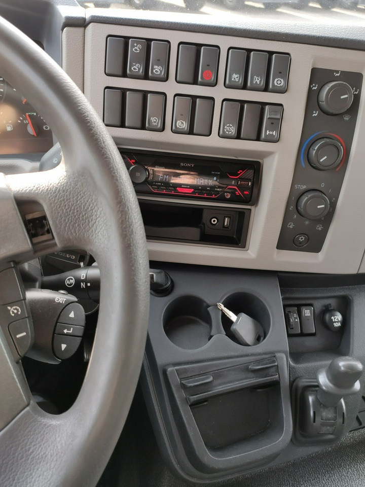 Volvo FL12.240 E6 Firana Tył Drzwi Dach Zsuwany Bogato Wyposażony !!! līzingu Volvo FL12.240 E6 Firana Tył Drzwi Dach Zsuwany Bogato Wyposażony !!!: foto 28