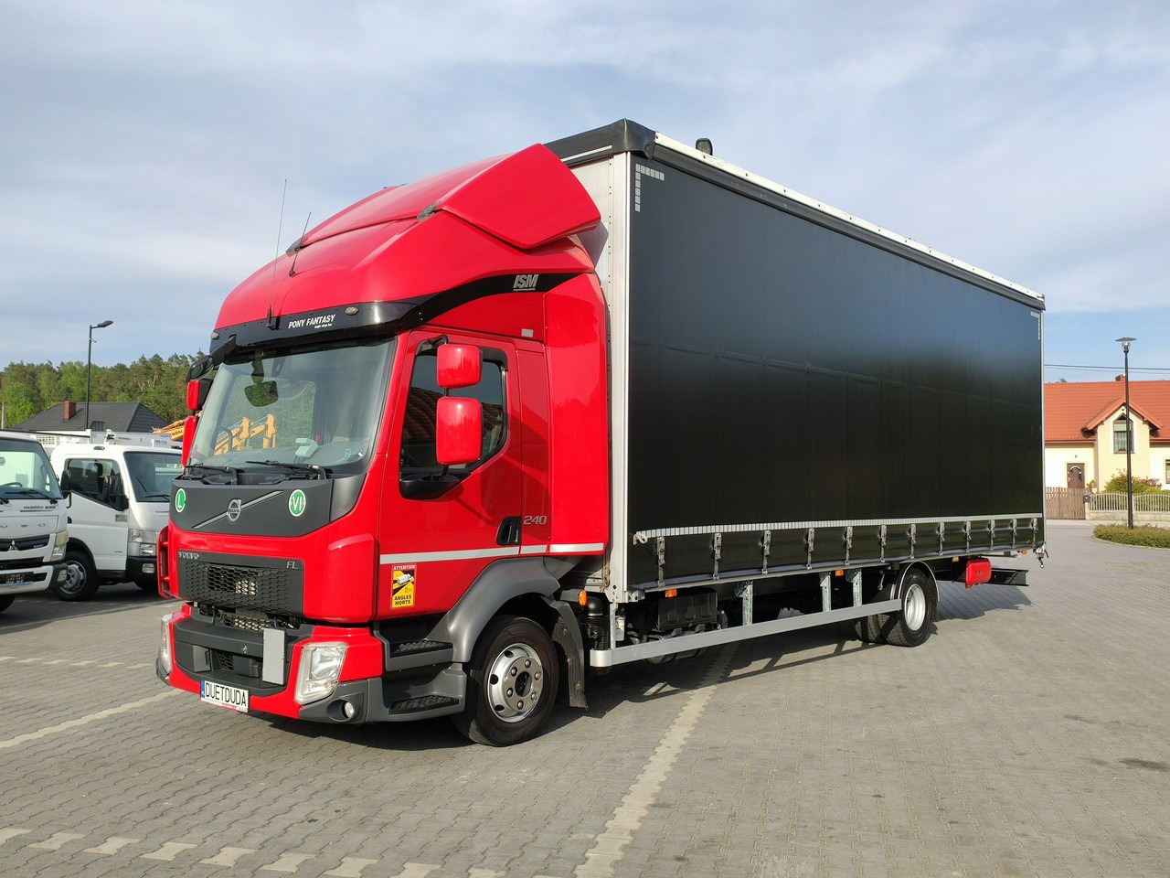 Volvo FL12.240 E6 Firana Tył Drzwi Dach Zsuwany Bogato Wyposażony !!! - Kravas automašīna ar tentu: foto 4 Volvo FL12.240 E6 Firana Tył Drzwi Dach Zsuwany Bogato Wyposażony !!! - Kravas automašīna ar tentu: foto 4