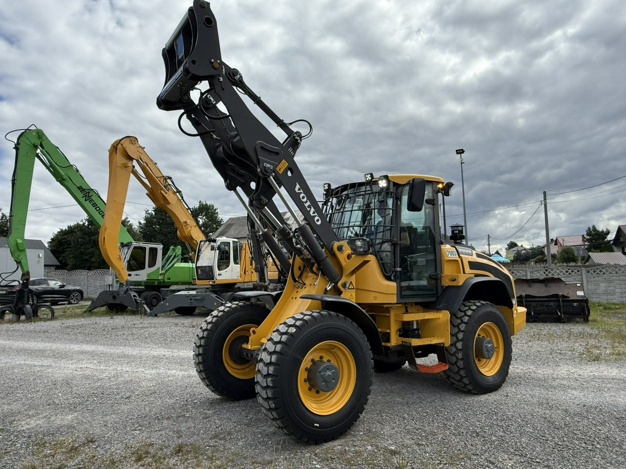 Volvo Waga -10ton WHEEL LOADER L45H Maszyna w Bardzo Dobrym Stanie - Riteņu iekrāvējs: foto 3 Volvo Waga -10ton WHEEL LOADER L45H Maszyna w Bardzo Dobrym Stanie - Riteņu iekrāvējs: foto 3
