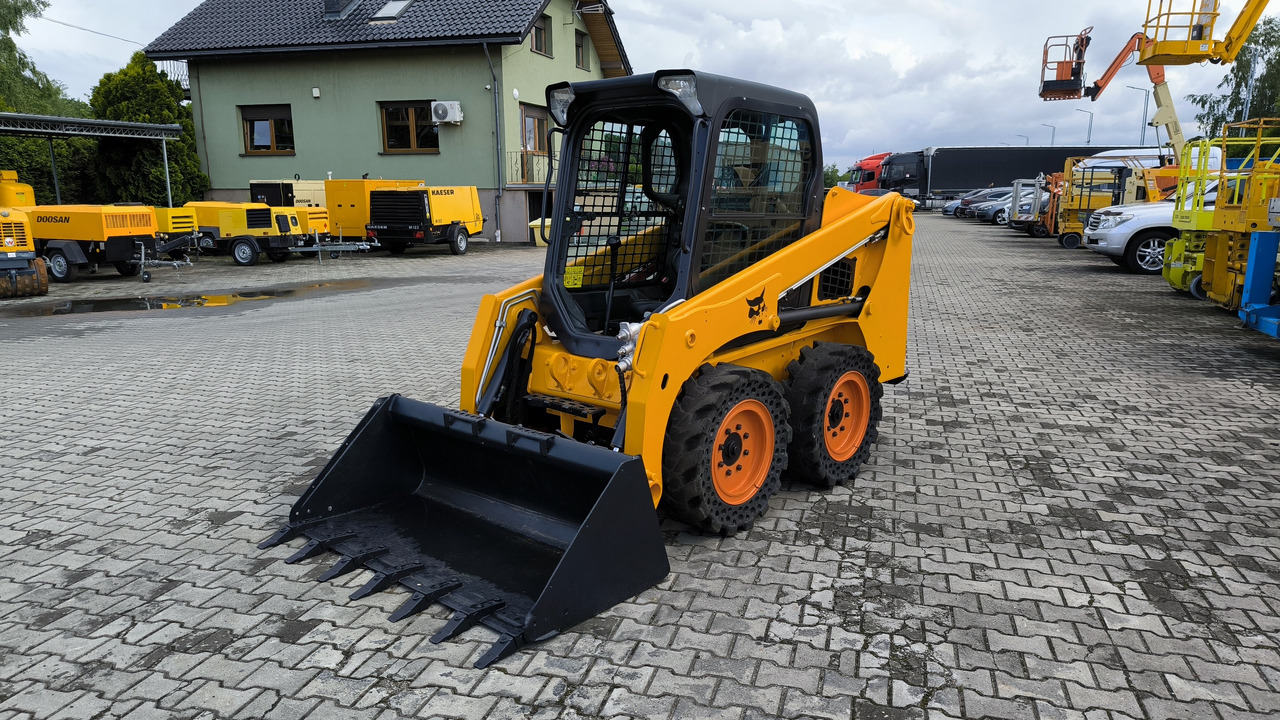 BOBCAT S450 - Kompaktiekrāvējs: foto 3 BOBCAT S450 - Kompaktiekrāvējs: foto 3