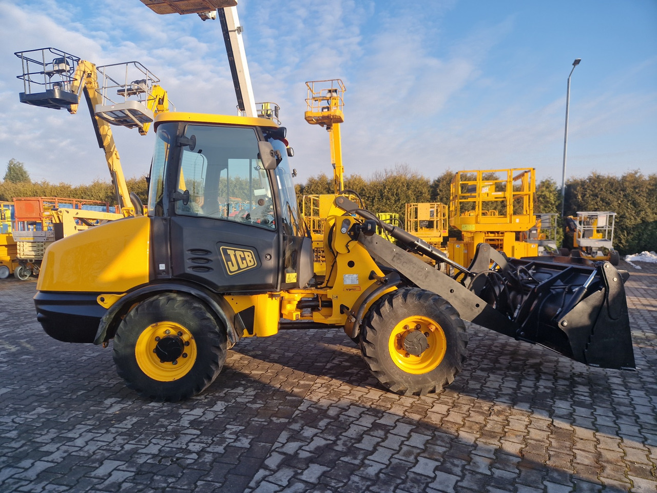 JCB 406 B - Riteņu iekrāvējs: foto 4 JCB 406 B - Riteņu iekrāvējs: foto 4