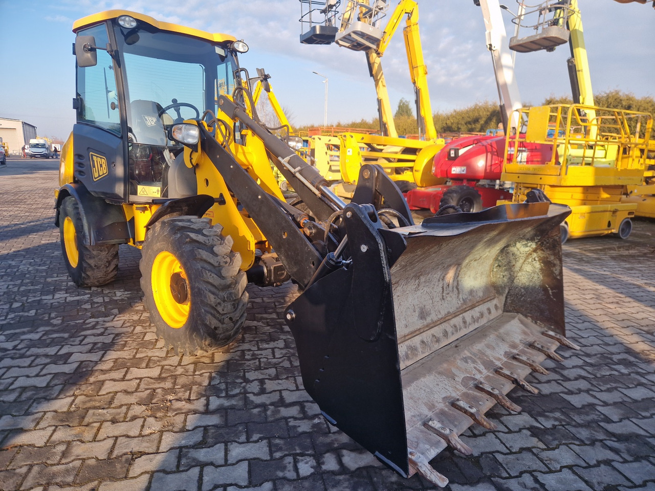 JCB 406 B - Riteņu iekrāvējs: foto 5 JCB 406 B - Riteņu iekrāvējs: foto 5