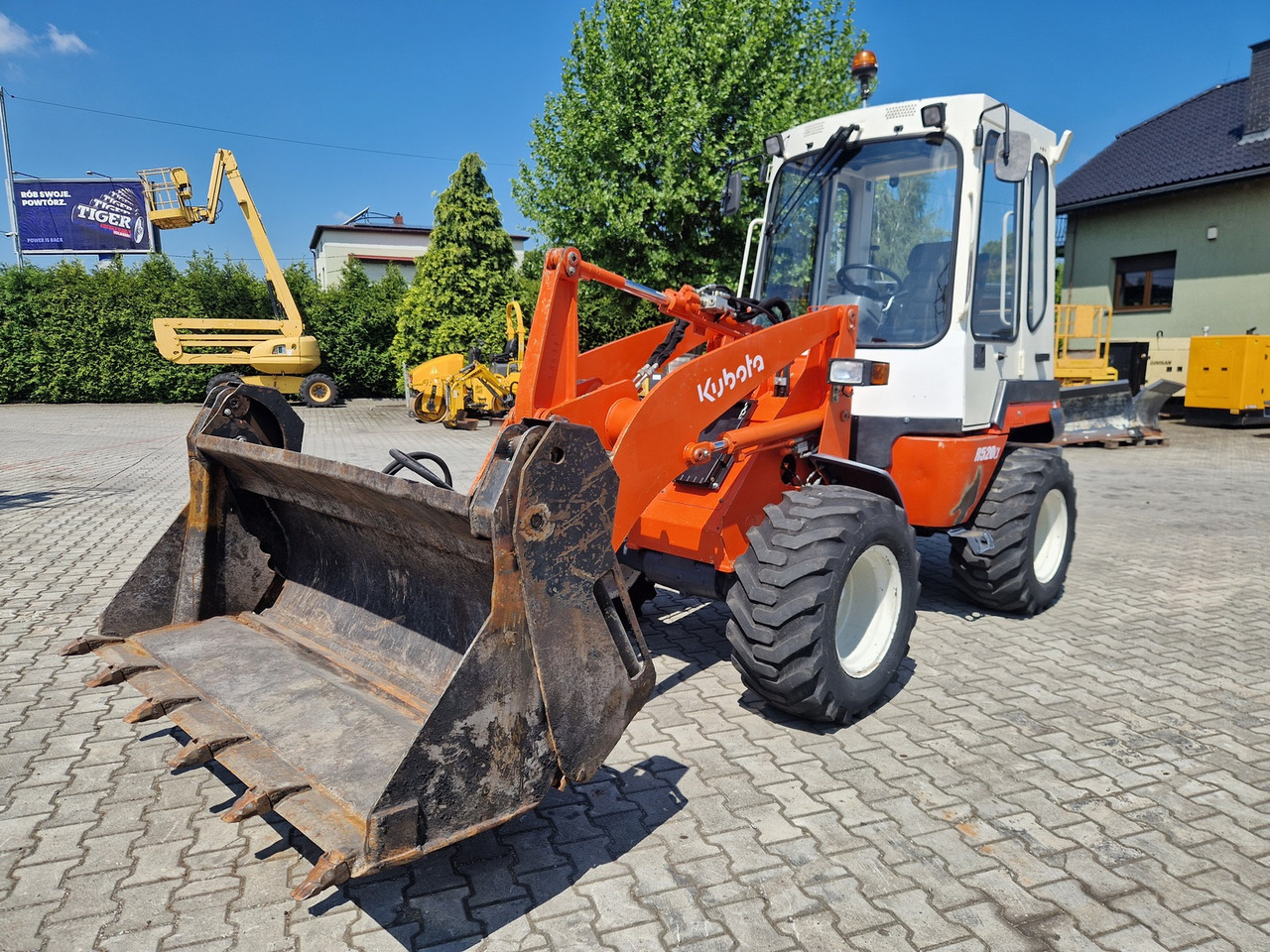 KUBOTA R520N - Riteņu iekrāvējs: foto 5 KUBOTA R520N - Riteņu iekrāvējs: foto 5