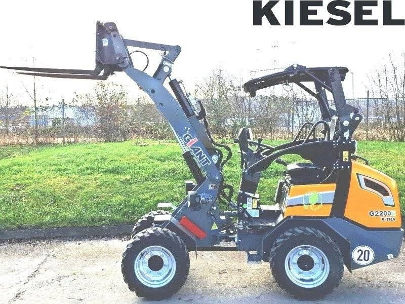 Giant G 2200 E X-Tra Elektro - Kompaktiekrāvējs: foto 1 Giant G 2200 E X-Tra Elektro - Kompaktiekrāvējs: foto 1