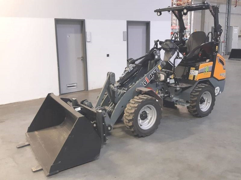 Giant G 2200 E X-Tra Elektro / electric - Kompaktiekrāvējs: foto 2 Giant G 2200 E X-Tra Elektro / electric - Kompaktiekrāvējs: foto 2