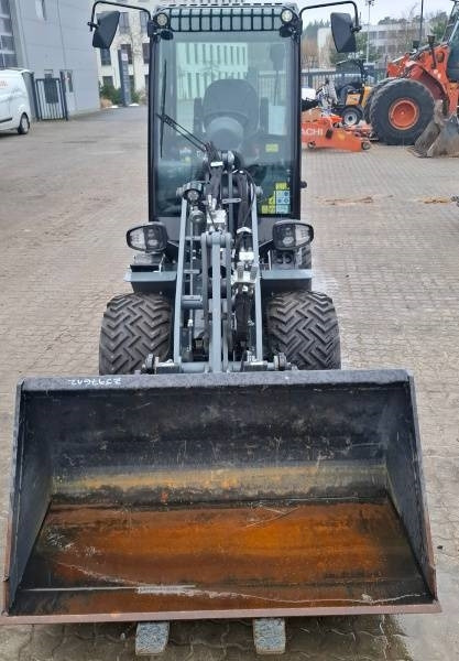 Giant G 2700 E X-Tra Elektro - Kompaktiekrāvējs: foto 2 Giant G 2700 E X-Tra Elektro - Kompaktiekrāvējs: foto 2